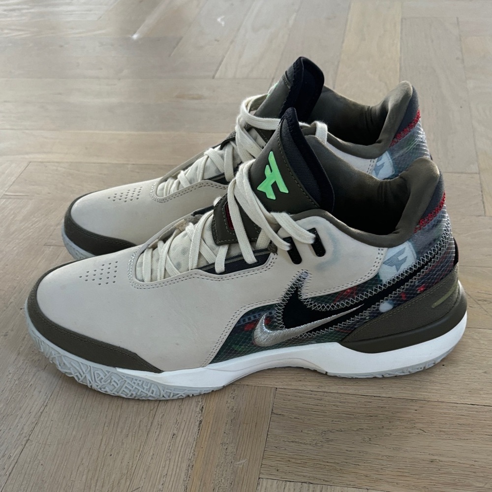 Nike Men's Shoes in Cream and Olive with Multicolor Accents
